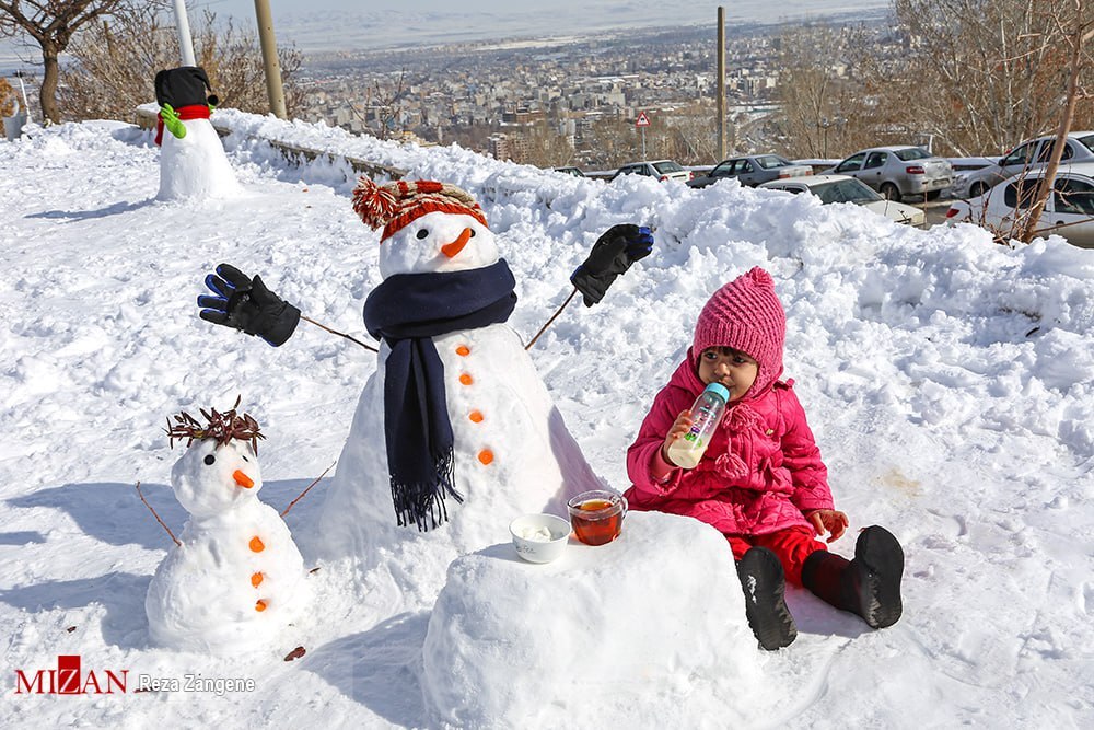 توصیه بهداشتی به مردم در روزهای برفی؛ دست‌های خود را بعد از برف‌بازی بشویید