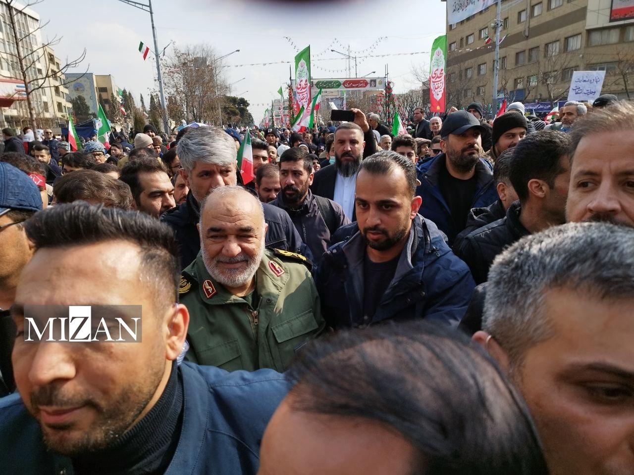 حضور مقامات لشکری و کشوری در چهل‌و‌ششمین جشن پیروزی انقلاب اسلامی