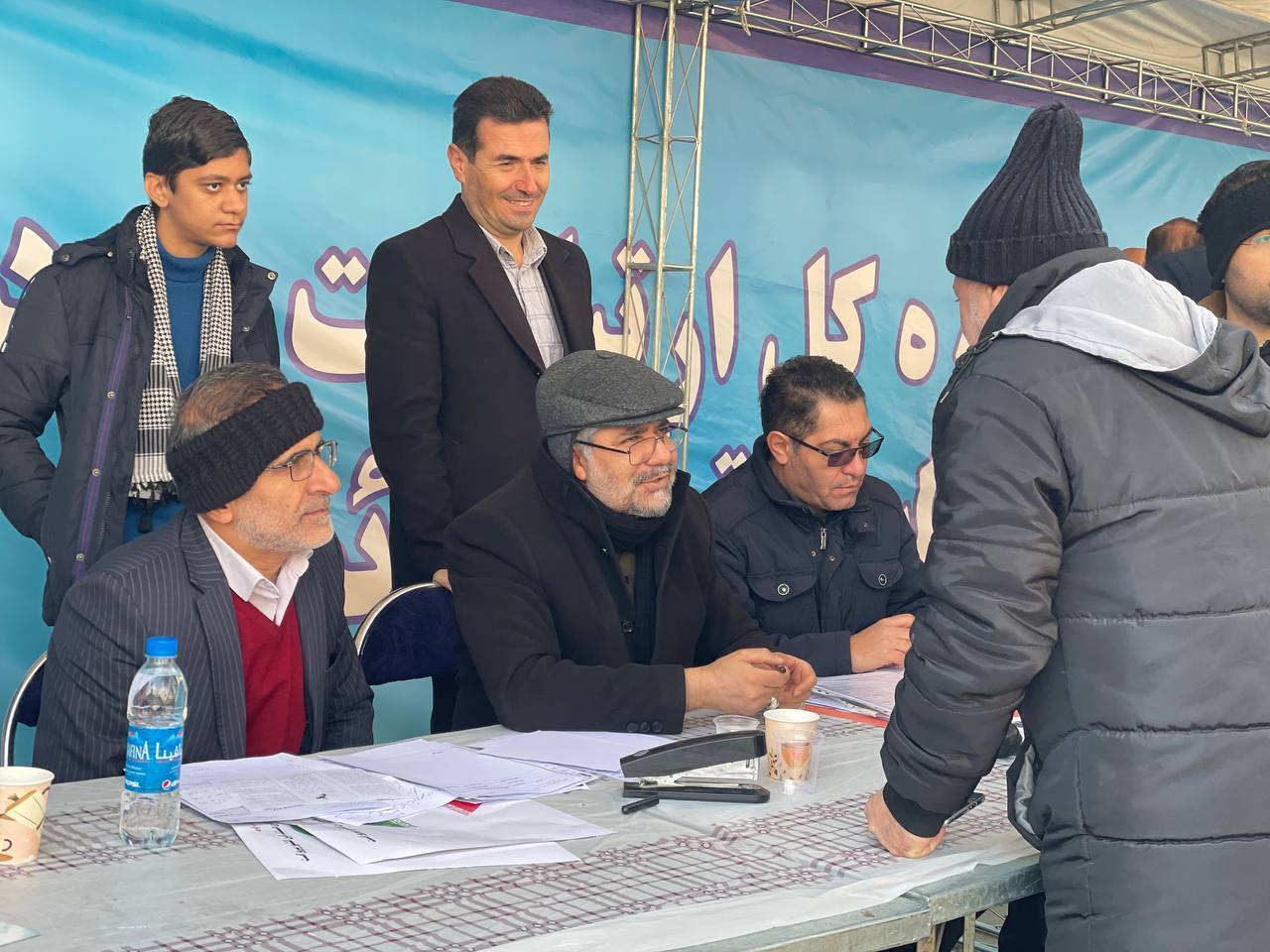 رسیدگی به مشکلات حقوقی و قضایی مردم توسط مسئولان قضایی سراسر کشور در راهپیمایی ۲۲ بهمن رسیدگی به مشکلات حقوقی و قضایی مردم توسط مسئولان قضایی سراسر کشور در راهپیمایی ۲۲ بهمن