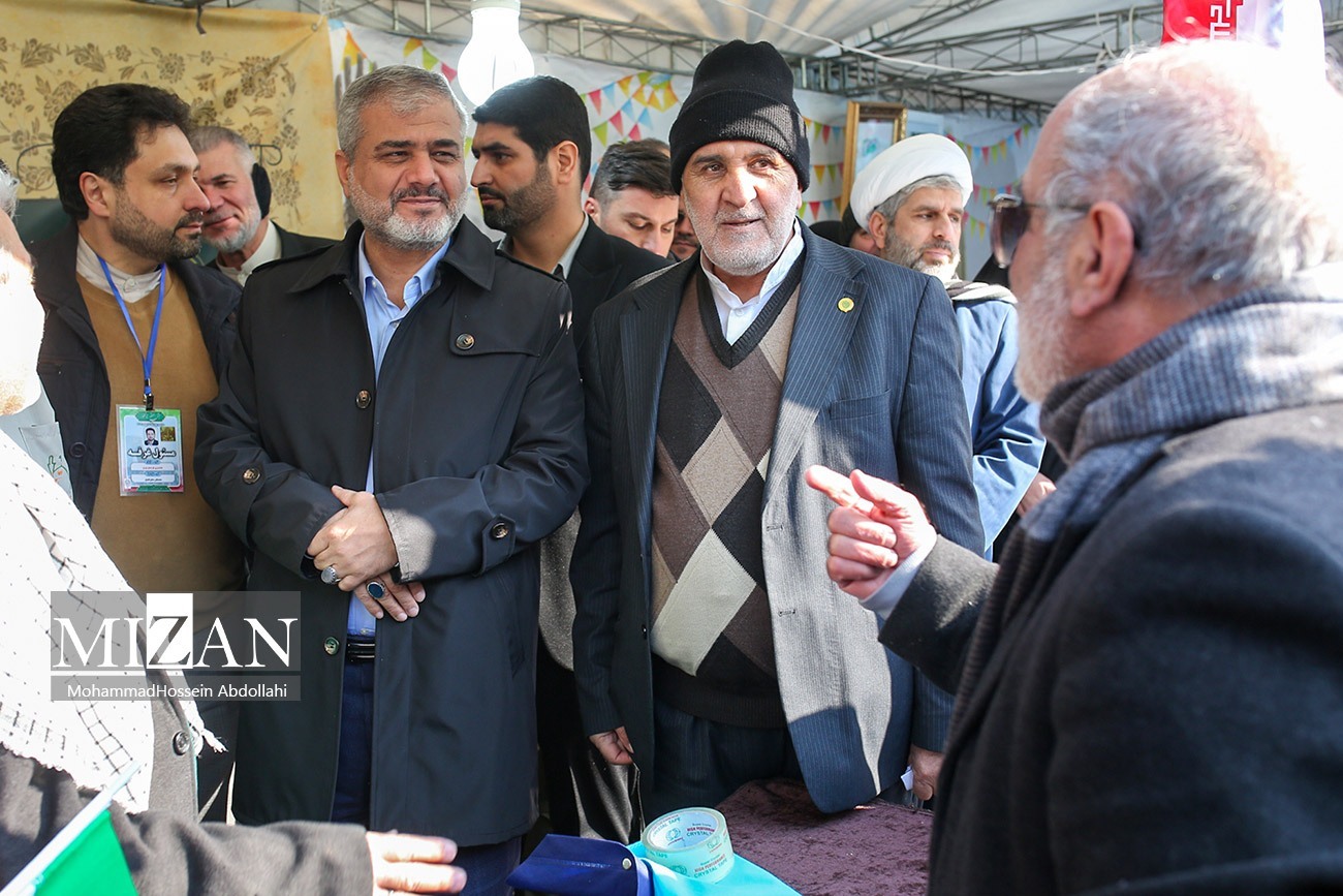 رسیدگی به مشکلات حقوقی و قضایی مردم توسط مسئولان قضایی سراسر کشور در راهپیمایی ۲۲ بهمن رسیدگی به مشکلات حقوقی و قضایی مردم توسط مسئولان قضایی سراسر کشور در راهپیمایی ۲۲ بهمن