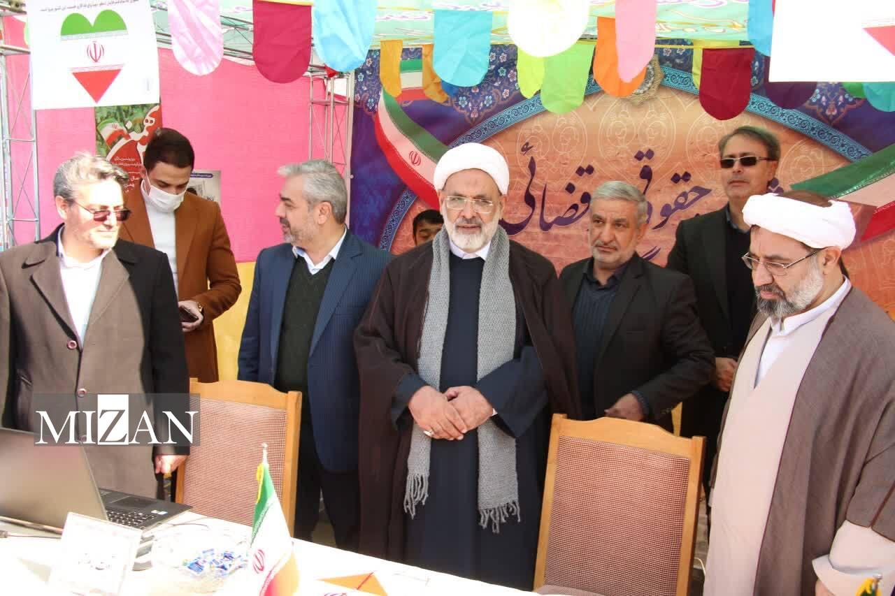 رسیدگی به مشکلات حقوقی و قضایی مردم توسط مسئولان قضایی سراسر کشور در راهپیمایی ۲۲ بهمن رسیدگی به مشکلات حقوقی و قضایی مردم توسط مسئولان قضایی سراسر کشور در راهپیمایی ۲۲ بهمن