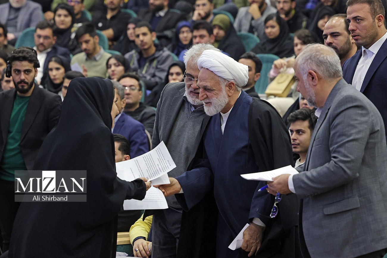 گفت‌و‌گو‌های بدون واسطه رئیس قوه قضاییه با جامعه علمی و دانشگاهی کشور در سال ۱۴۰۳/ دیدار رئیس عدلیه با دانشجویان و نخبگان علمی کشور در سال گذشته