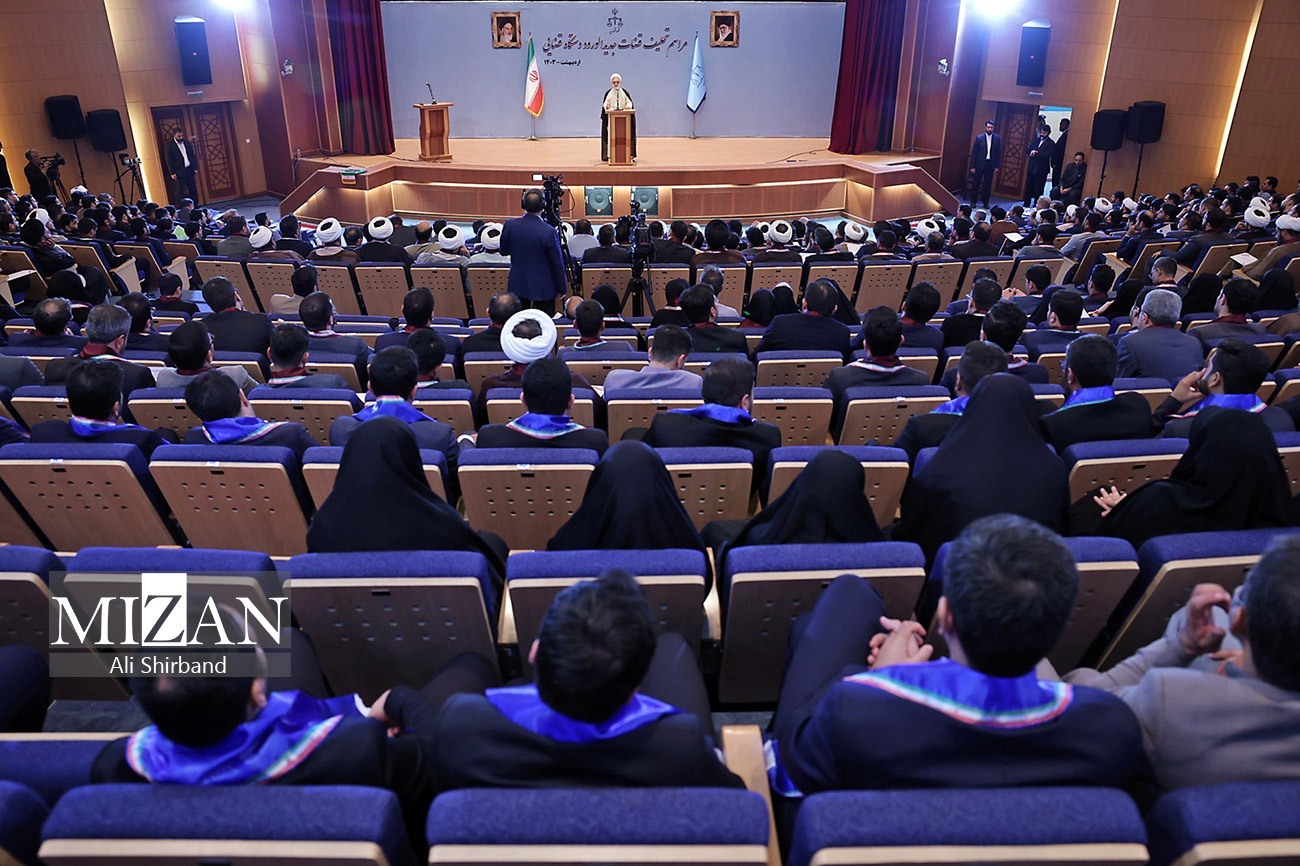 گفت‌و‌گو‌های بدون واسطه رئیس قوه قضاییه با جامعه علمی و دانشگاهی کشور در سال ۱۴۰۳/ دیدار رئیس عدلیه با دانشجویان و نخبگان علمی کشور در سال گذشته