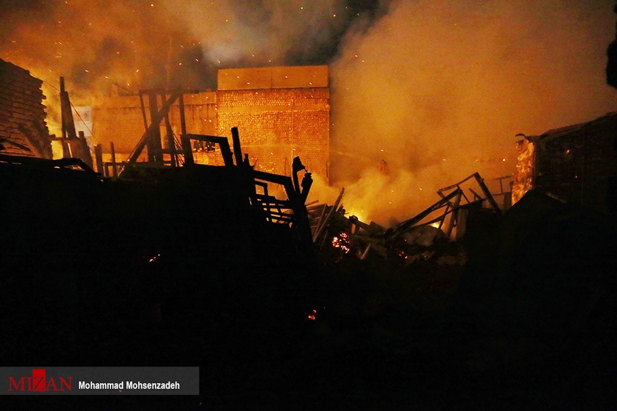 آتش‌سوزی انبار چوب در مشهد