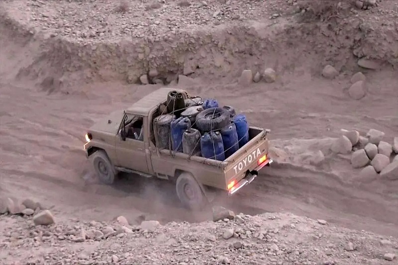 برخورد قضایی با متخلفان عرضه بیش از یک میلیون لیتر سوخت خارج از شبکه در سیستان و بلوچستان/۴۴۵ فقره کارت هوشمند سوخت با بارنامه صوری مسدود شد