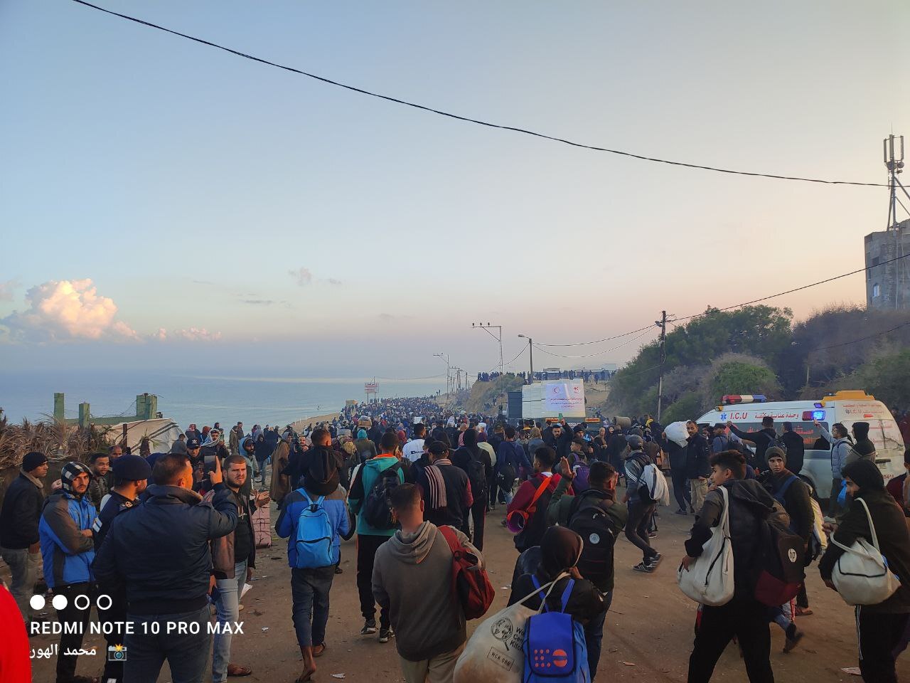 عقبنشینی نظامیان صهیونیست از محور نتزاریم؛ خیابان الرشید به روی آوارگان باز شد عقبنشینی نظامیان صهیونیست از محور نتزاریم؛ خیابان الرشید به روی آوارگان باز شد