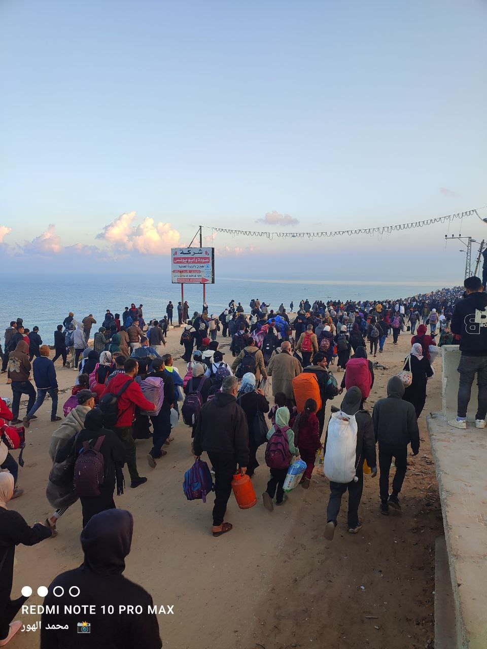 عقبنشینی نظامیان صهیونیست از محور نتزاریم؛ خیابان الرشید به روی آوارگان باز شد عقبنشینی نظامیان صهیونیست از محور نتزاریم؛ خیابان الرشید به روی آوارگان باز شد