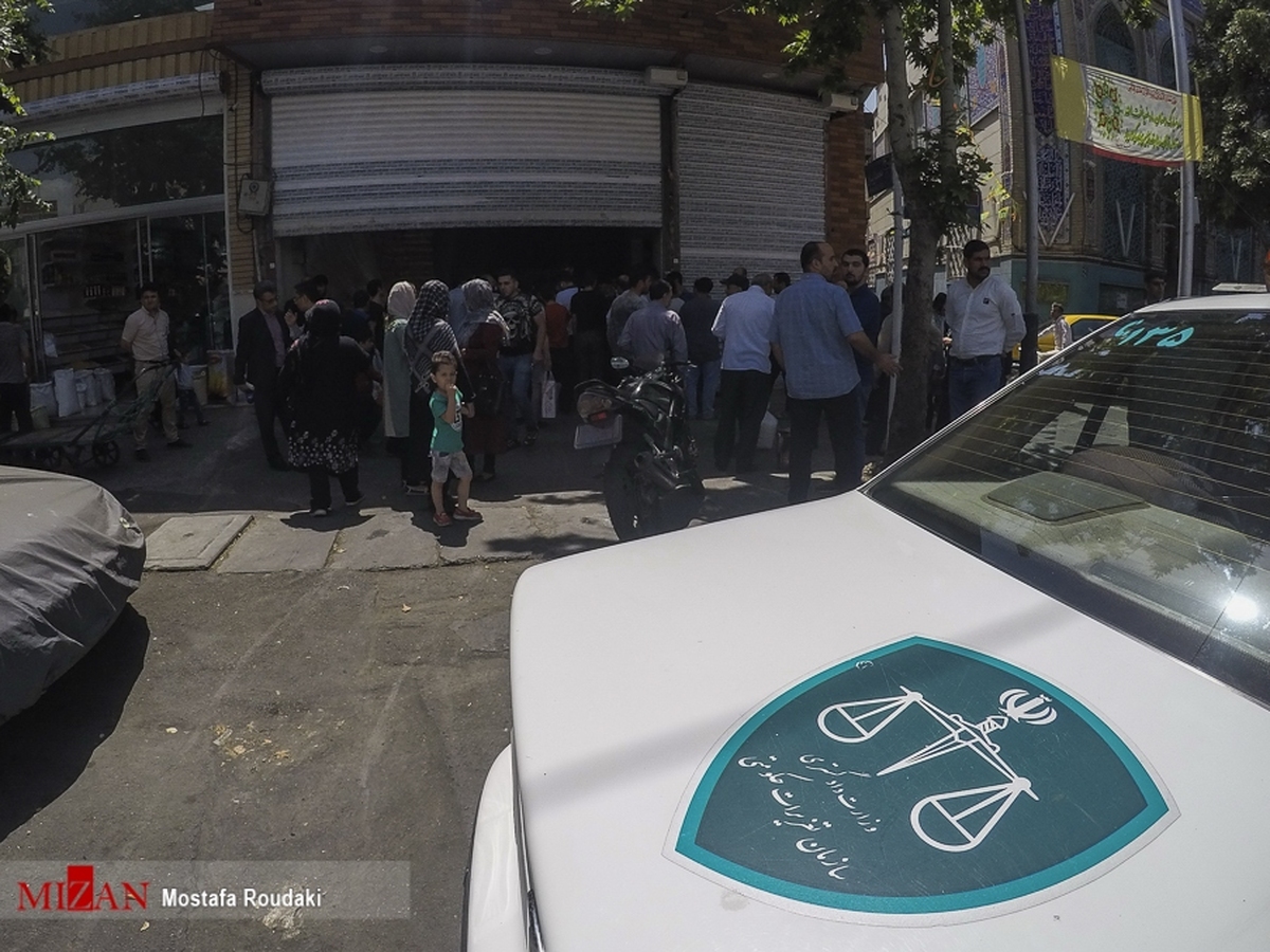 فعالیت ۳۰ اکیپ گشت مشترک تعزیراتی برای مقابله با احتکار و گرانفروشی/ نظارت بر فعالیت واردکنندگان، تولیدکنندگان و زنجیره‌های توزیع کالا‌های اساسی/ دادستان تهران: با متخلفان برخورد جدی می‌شود