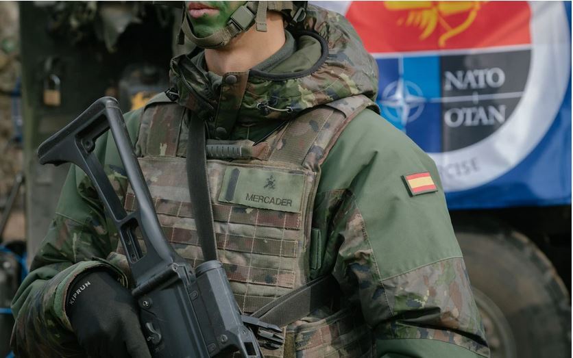 گزارش عید/////عبور آمریکا از ناتو؛ پیمان آتلانتیک شمالی به پایان خود رسیده است