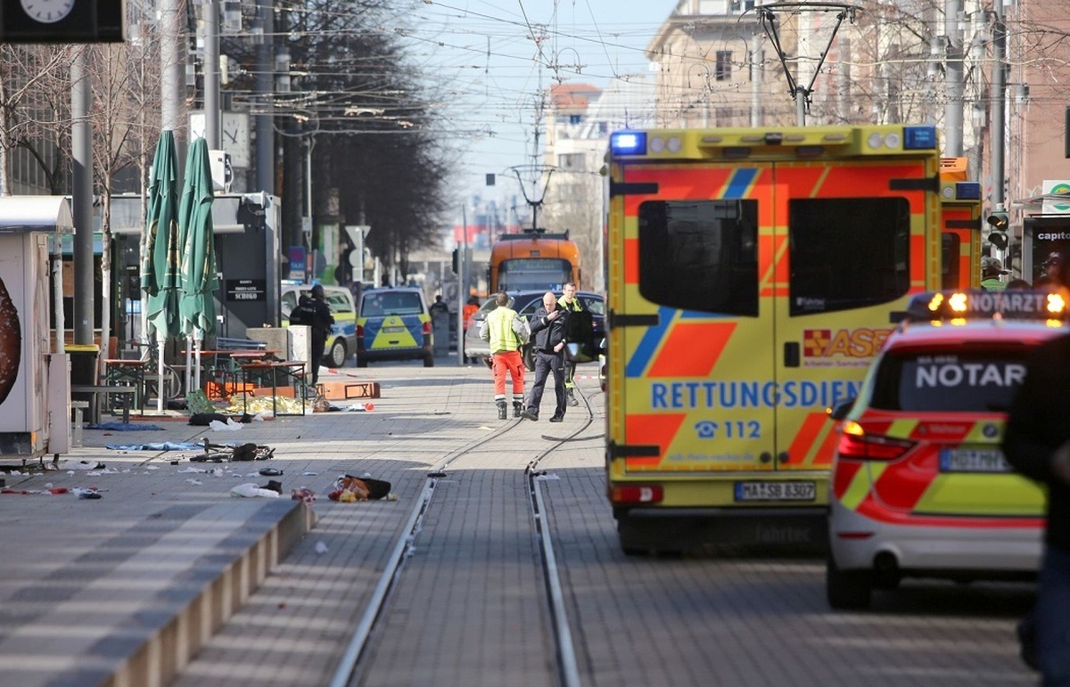 ورود خودرو به میان جمعیت در غرب آلمان با ۲ کشته و شماری مصدوم