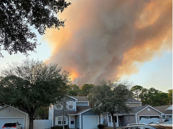 ۱۷۵ آتش‌سوزی در کارولینای شمالی و جنوبی؛ هزاران هکتار از اراضی جنگلی ویران شد