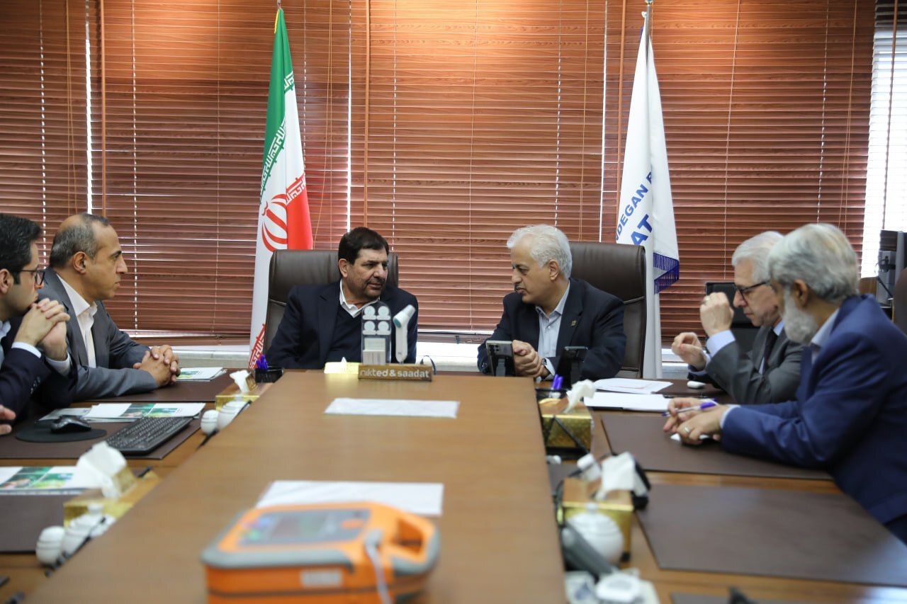 مخبر: شجاعت تولید کننده ایرانی ستودنی است/ جوانان محور تولید محصولات تحریمی هستند