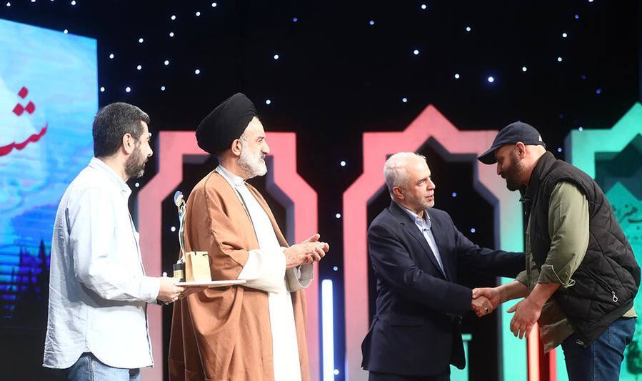 «شب هنر ایثار»؛ با معرفی و رونمایی از ۱۱۰۰ اثر هنری برگزار شد