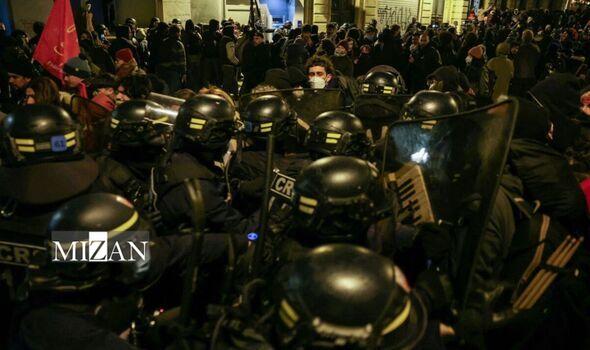 پلیس فرانسه مهاجران را سرکوب کرد