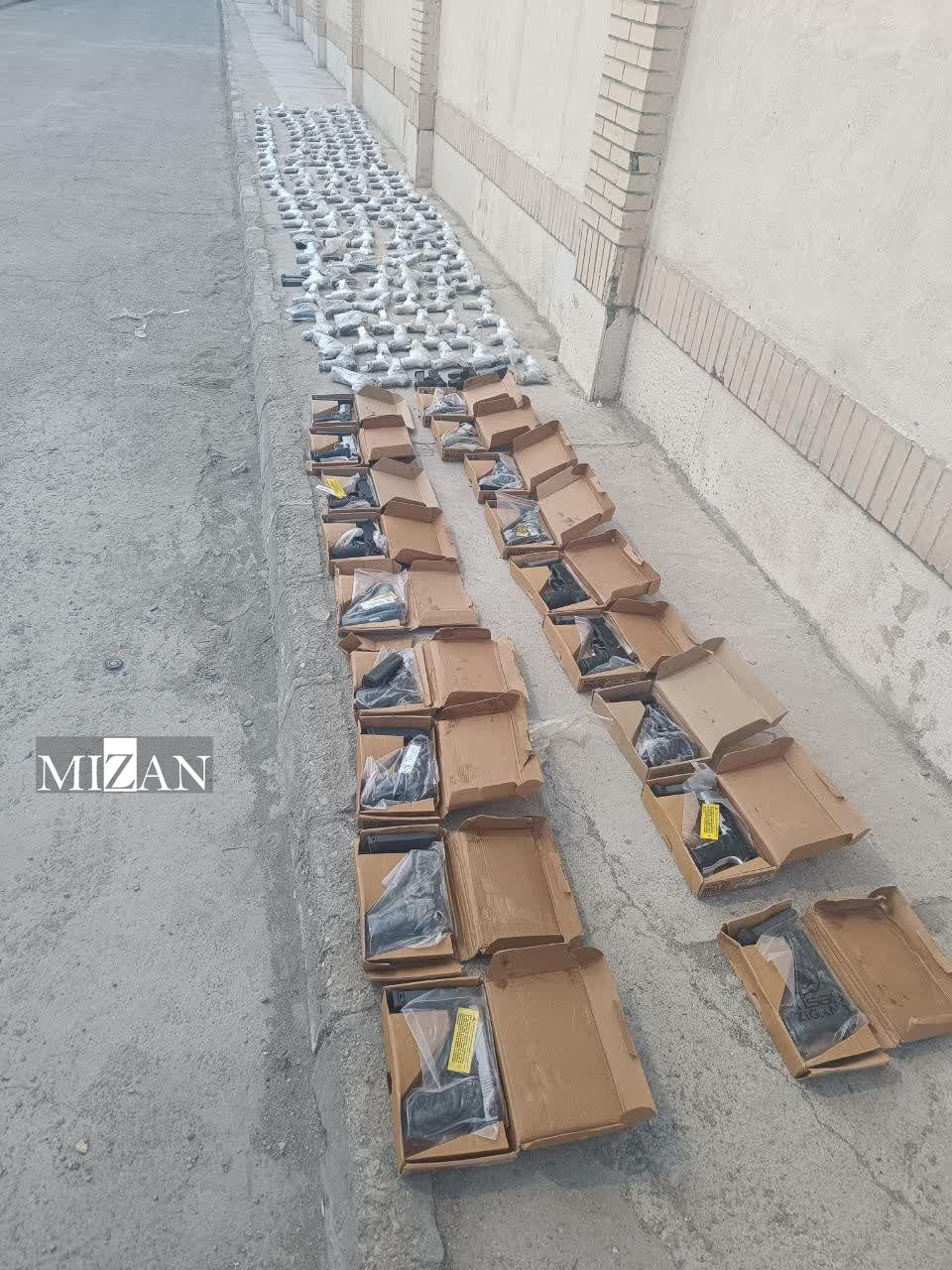 کشف ۴ انبار سلاح‌های گروهک تروریستی ـ تکفیری در سیستان