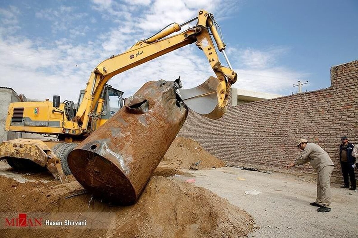 یک انبار بزرگ سوخت قاچاق در شهرستان بندر خمیر کشف و منهدم شد