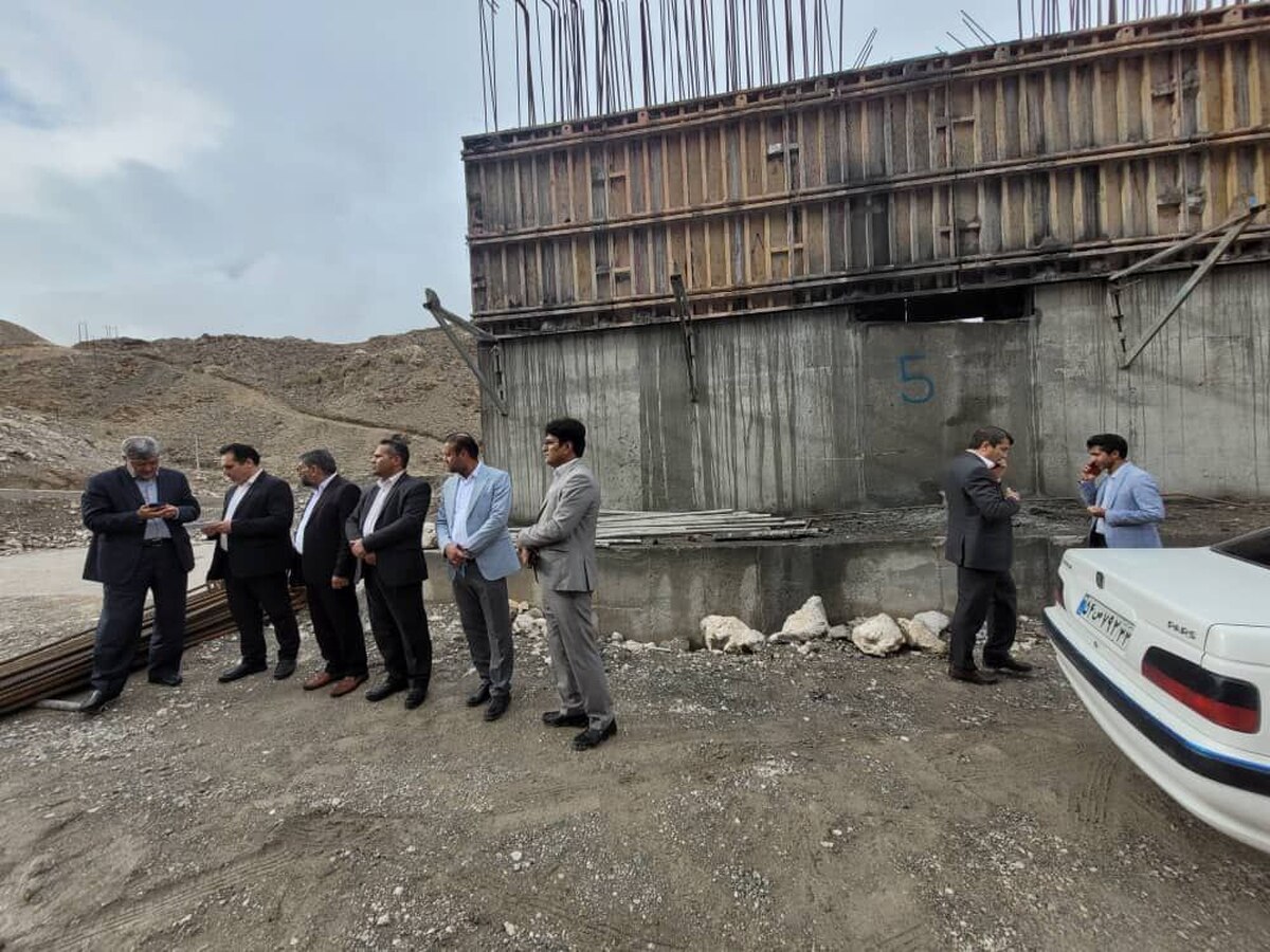 بازدید میدانی معاون منابع انسانی و امور فرهنگی قوه قضاییه از ترانشه حادثه‌خیز شهرستان حاجی‌آباد