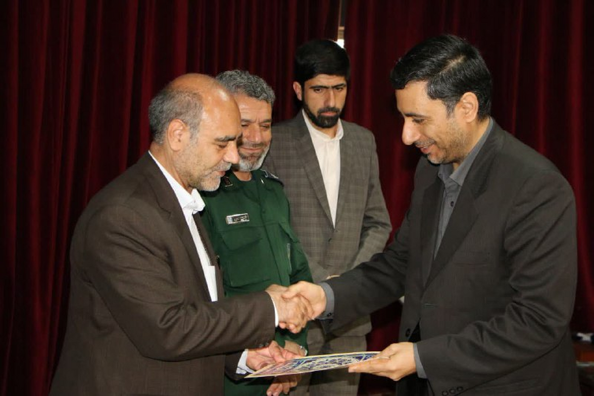 مراسم تکریم و معارفه رئیس و دادستان عمومی مجموعه قضایی شهرستان اردل چهارمحال و بختیاری برگزار شد مراسم تکریم و معارفه رئیس و دادستان عمومی مجموعه قضایی شهرستان اردل چهارمحال و بختیاری برگزار شد