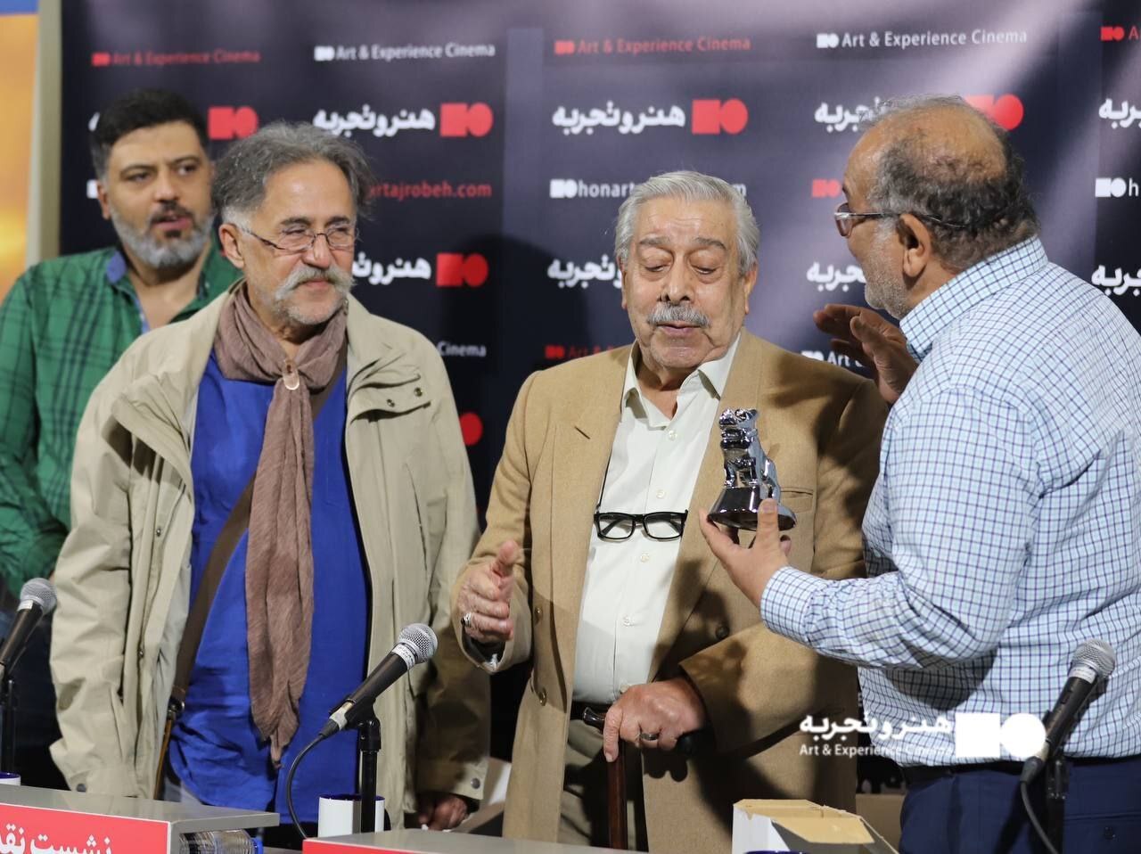 نشست نقد و بررسی مستند «راه ناتمام»/ مصطفی رزاق کریمی: تحقیق برای یک اثر مستند مانند یک انبار آذوقه است نشست نقد و بررسی مستند «راه ناتمام»/ مصطفی رزاق کریمی: تحقیق برای یک اثر مستند مانند یک انبار آذوقه است