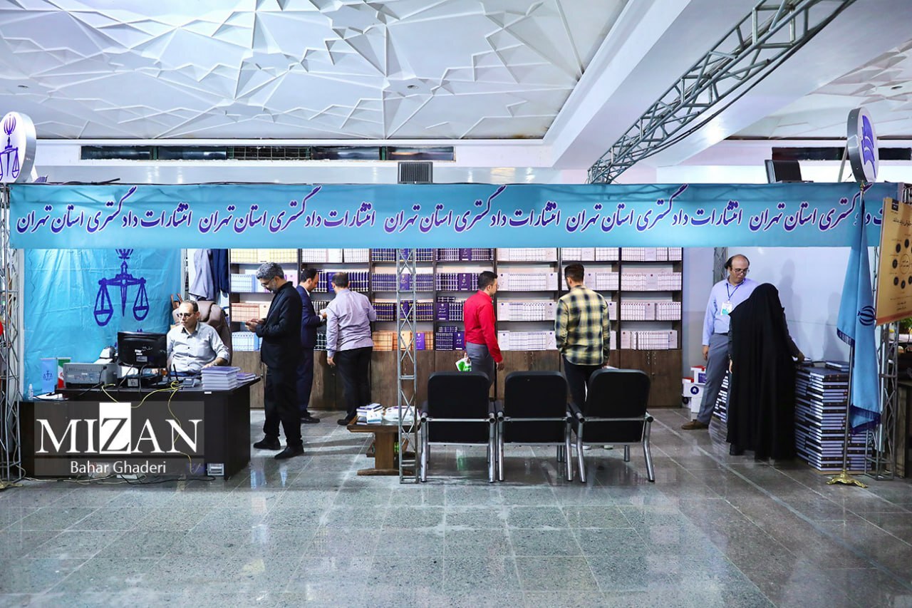 قیمت‌های بالای کتاب خرید را سخت کرده است/ نمایشگاه گردی پدیده‌ای نوظهور و فراگیر در سید پنجمین نمایشگاه بین‌المللی کتاب است.