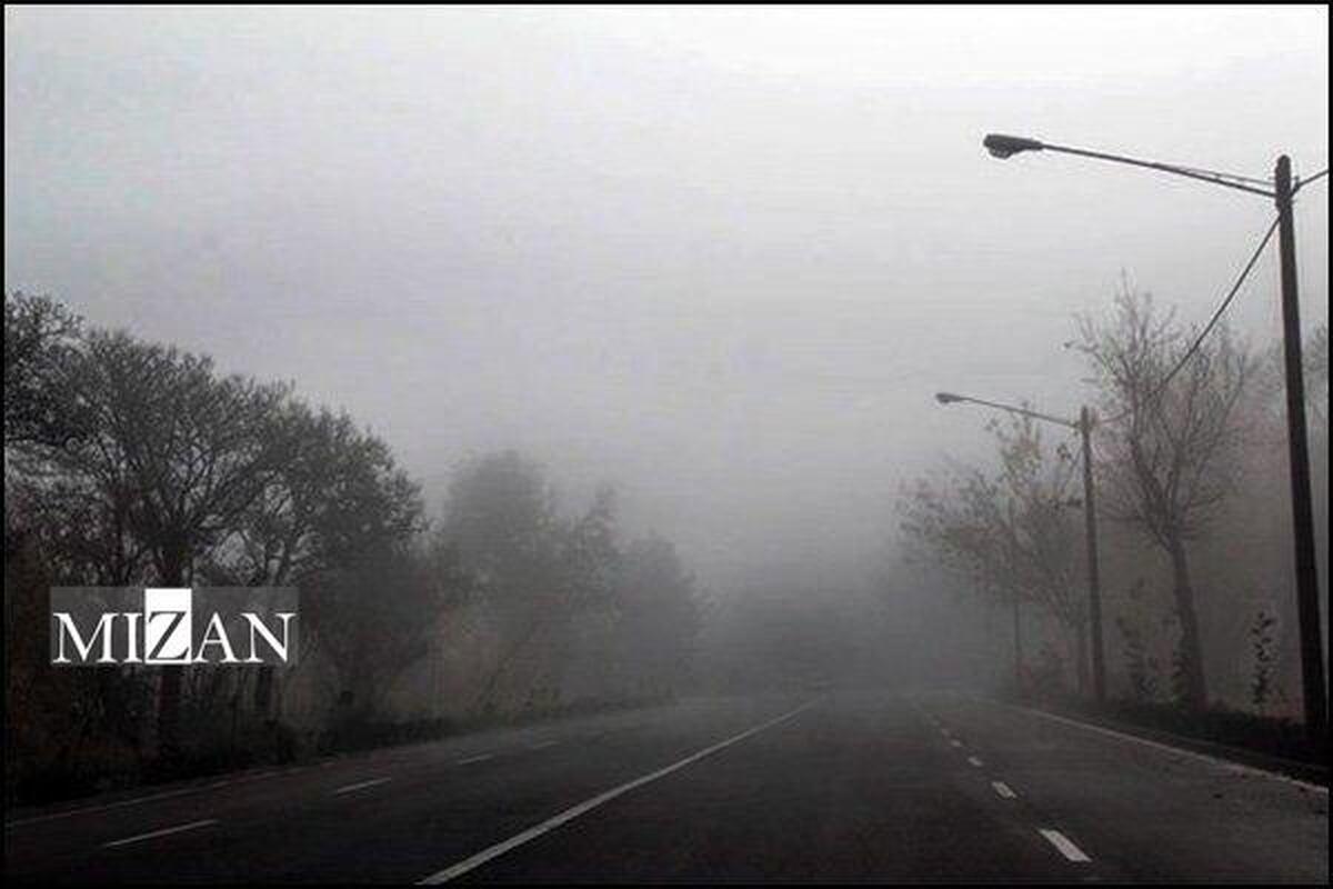 بارش باران و مهگرفتگی در محورهای چالوس، هراز و فیروزکوه بارش باران و مهگرفتگی در محورهای چالوس، هراز و فیروزکوه