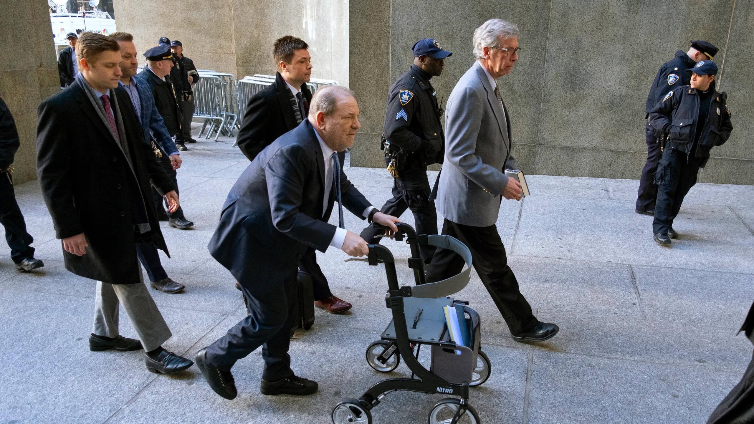 هاروی واینستین تهیهکننده مشهور هالیوودی، از اتهام تجاوز تبرئه شد هاروی واینستین تهیهکننده مشهور هالیوودی، از اتهام تجاوز تبرئه شد