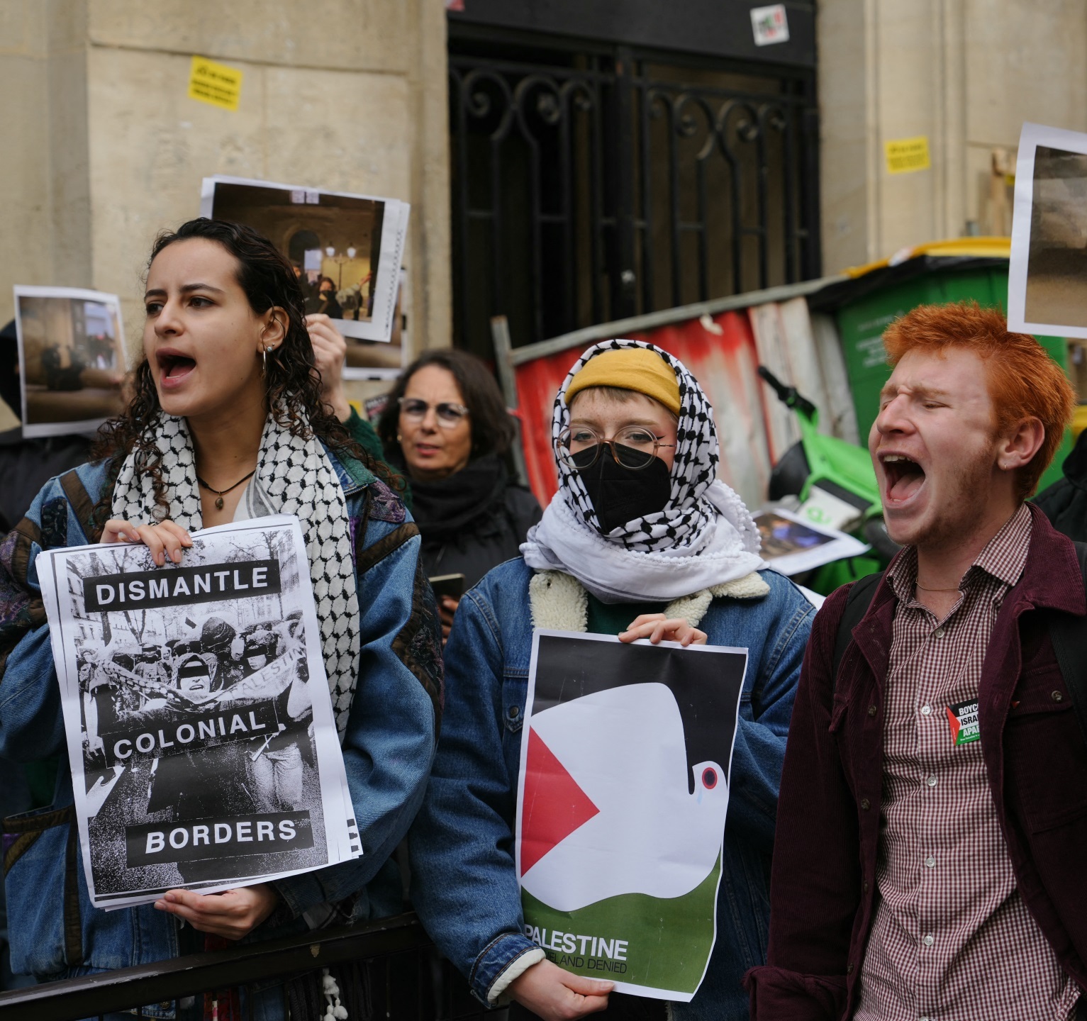 حمایت از غزه در دانشگاه‌های غربی؛ پلیس دانشجویان را سرکوب می‌کند
