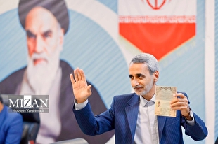 عباس مقتدایی در انتخابات ریاست‌ جمهوری ثبت‌نام کرد/ مقتدایی: همه افرادی که تابعیت ایرانی دارند باید در ساختن ایرانی آبادتر مشارکت کنند