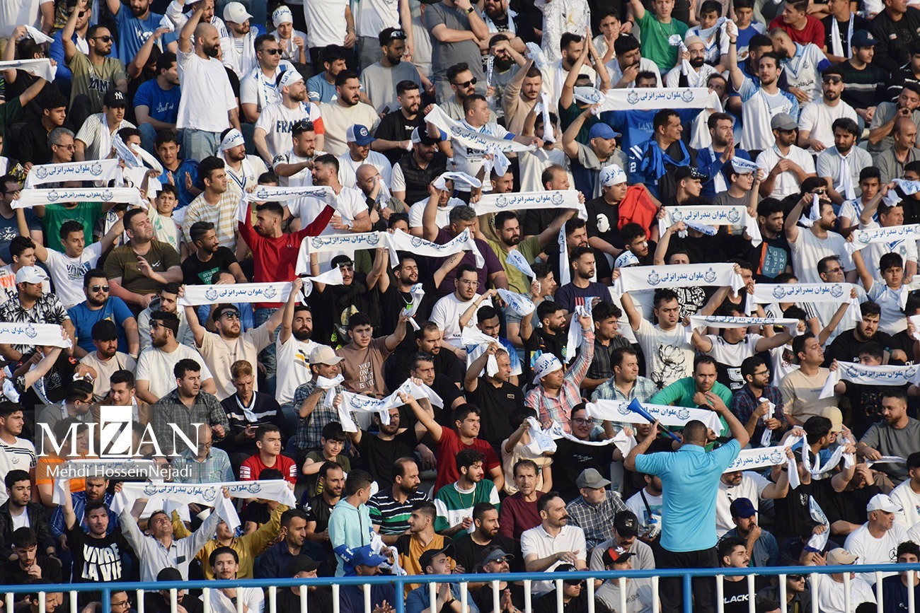 لیگ برتر فوتبال| شمارش معکوس برای پایان لیگِ شگفت‌انگیز؛ شبِ جام و حسرت