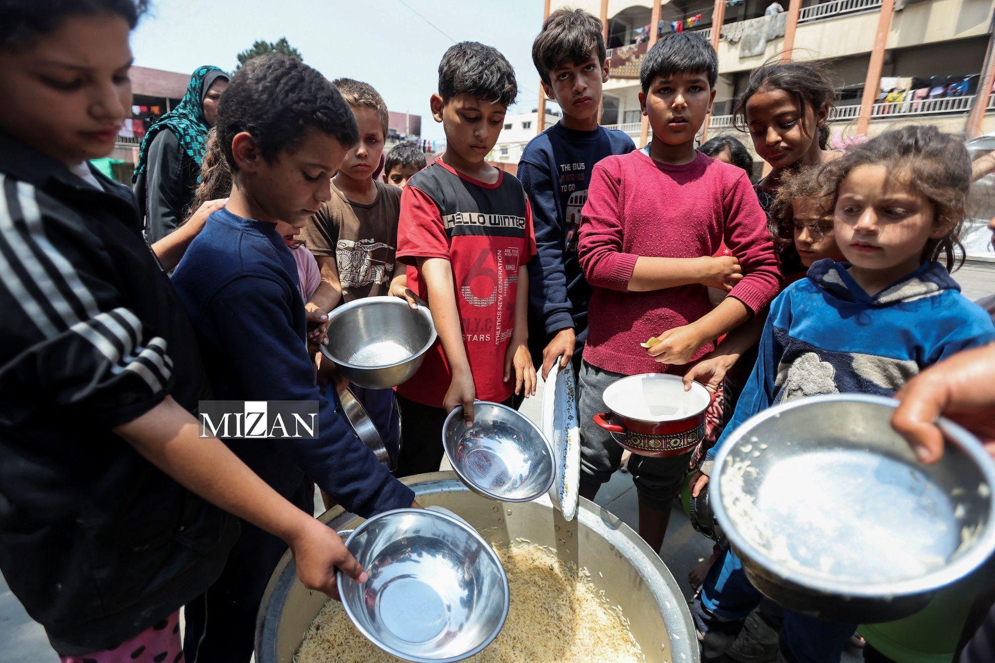 شبح مرگ در تعقیب کودکان غزه؛ سوءتغذیه از شمال تا جنوب قربانی می‌گیرد