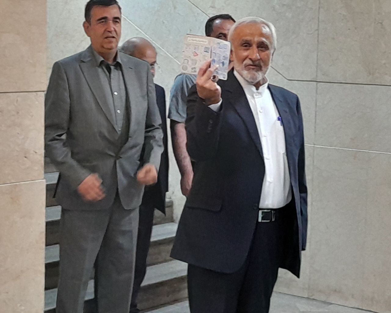 آخرین اخبار انتخابات ریاست جمهوری ۱۴۰۳/ پوشش کامل اخبار و حواشی پنجمین روز ثبت‌نام کاندیداها