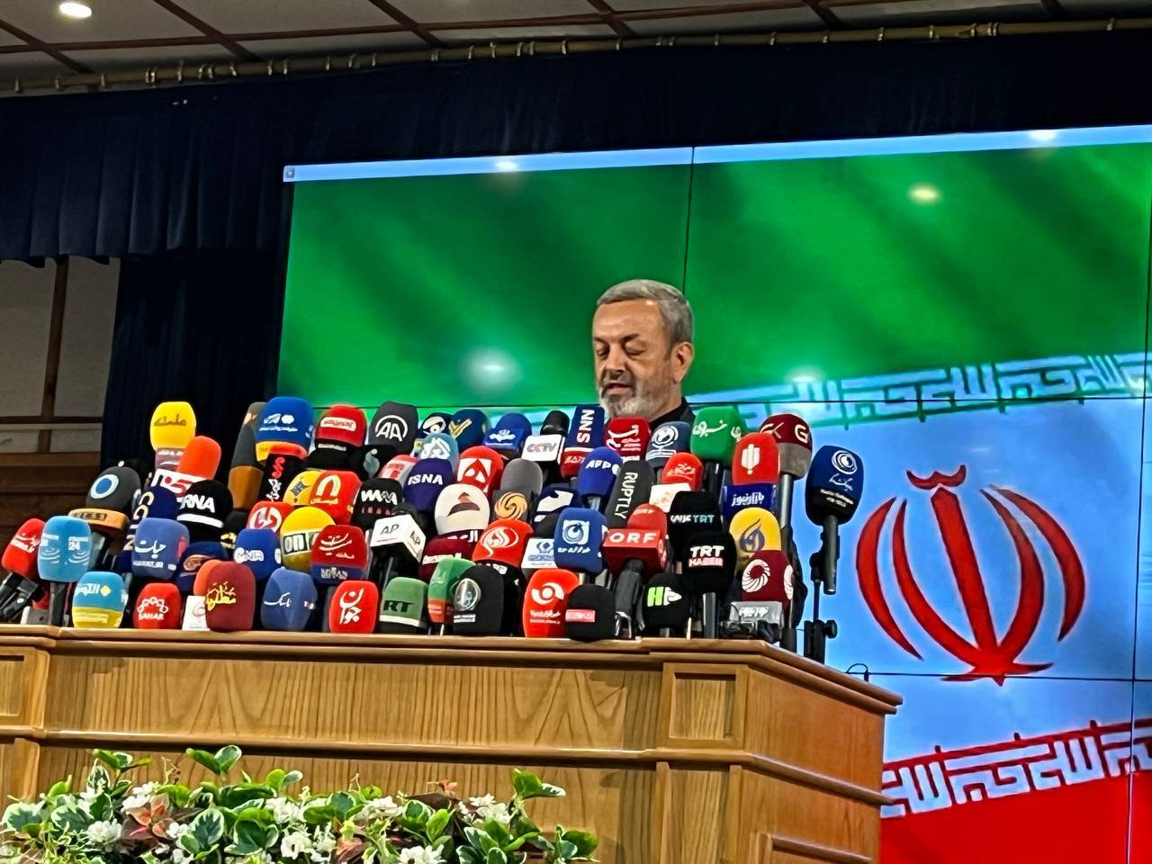 آخرین اخبار انتخابات ریاست جمهوری ۱۴۰۳/ پوشش کامل اخبار و حواشی پنجمین روز ثبت‌نام کاندیداها