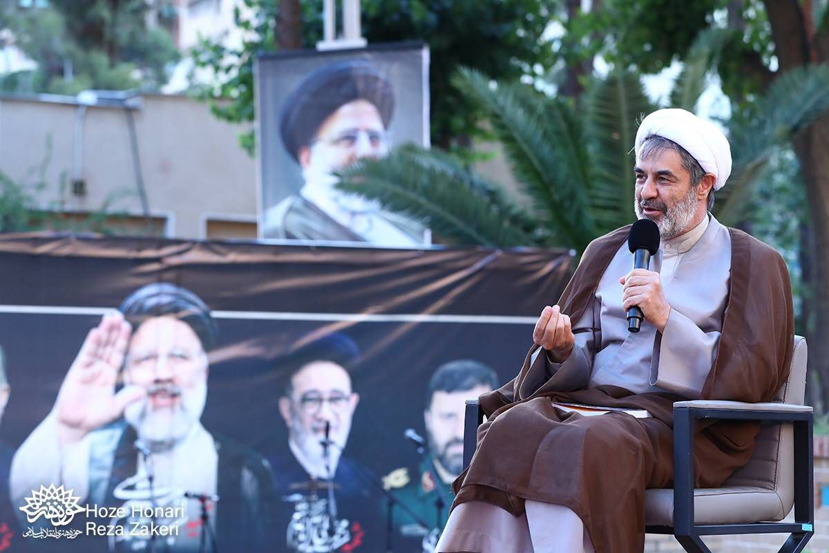 سیصد و پنجاه و هفتمین «شب خاطره» در قالب ویژه برنامه با عنوان «شهدای خدمت» برگزار شد