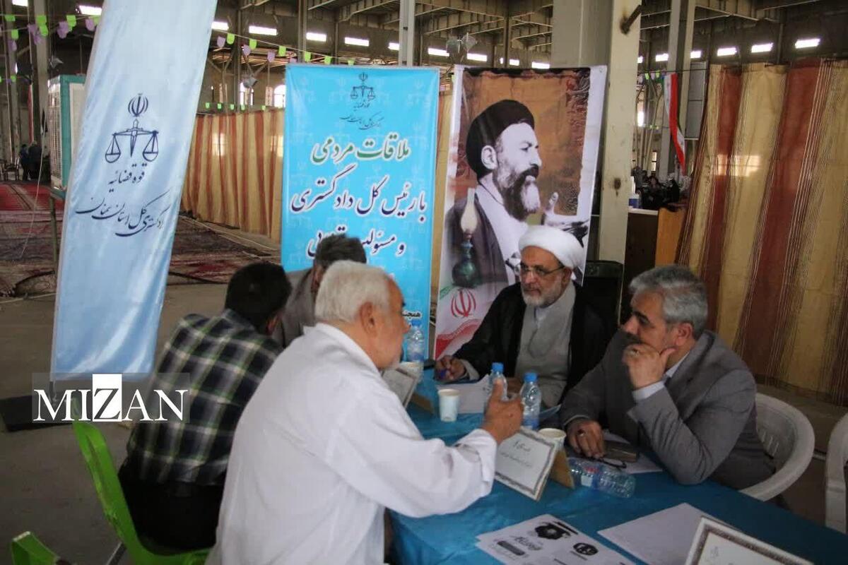 مسئولان قضایی استان سمنان به درخواست‌های ۳۲۰ نفر از نمازگزاران استان رسیدگی کردند