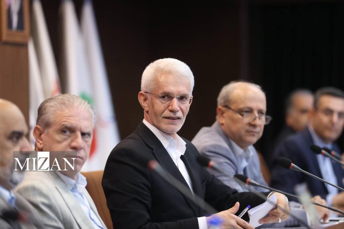 اسبقیان: مشکلی با حضور سرمربی پرسپولیس در ایران نداریم/ ثبت نام مجدد از نامزد‌های انتخابات فدراسیون بولینگ و بیلیارد