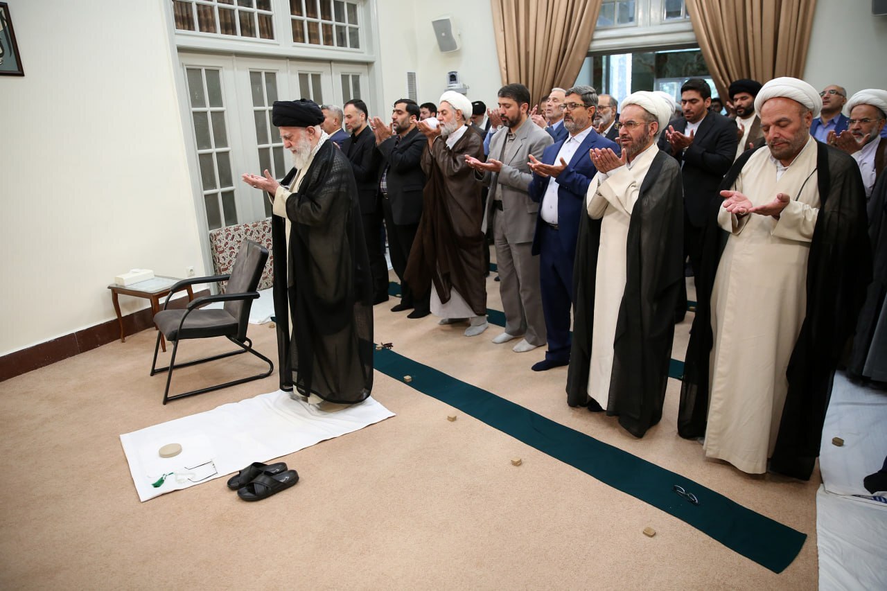 رهبر انقلاب: مرحله دوم انتخابات ریاست جمهوری خیلی مهم است رهبر انقلاب: مرحله دوم انتخابات ریاست جمهوری خیلی مهم است