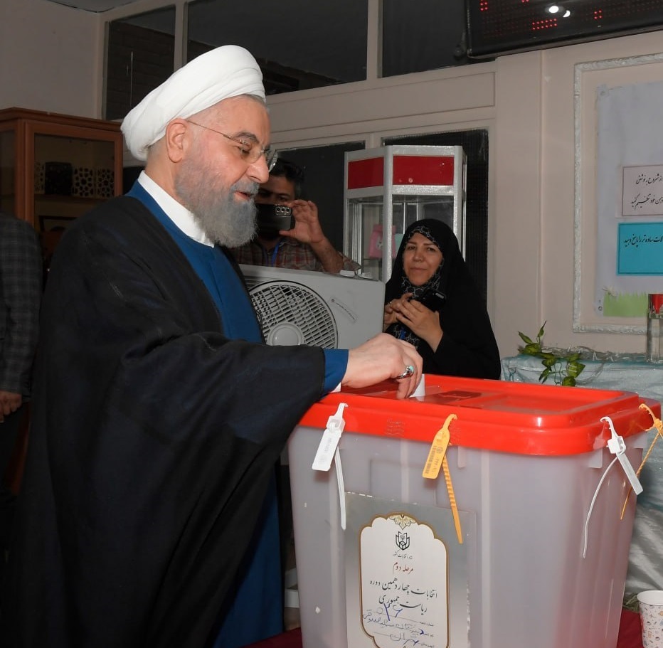 آغاز دور دوم انتخابات ریاست جمهوری ۱۴۰۳/ رهبر انقلاب اسلامی رای خود را به صندوق انداختند