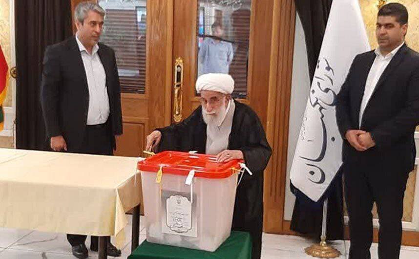 آغاز دور دوم انتخابات ریاست جمهوری ۱۴۰۳/ رهبر انقلاب اسلامی رای خود را به صندوق انداختند