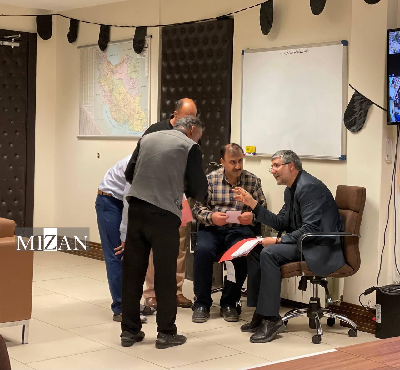 معاونان معاون اول قوه قضاییه با حضور در مرکز ارتباطات مردمی قوه قضاییه به مشکلات حقوقی و قضایی ۲۰ نفر از مراجعان رسیدگی کردند