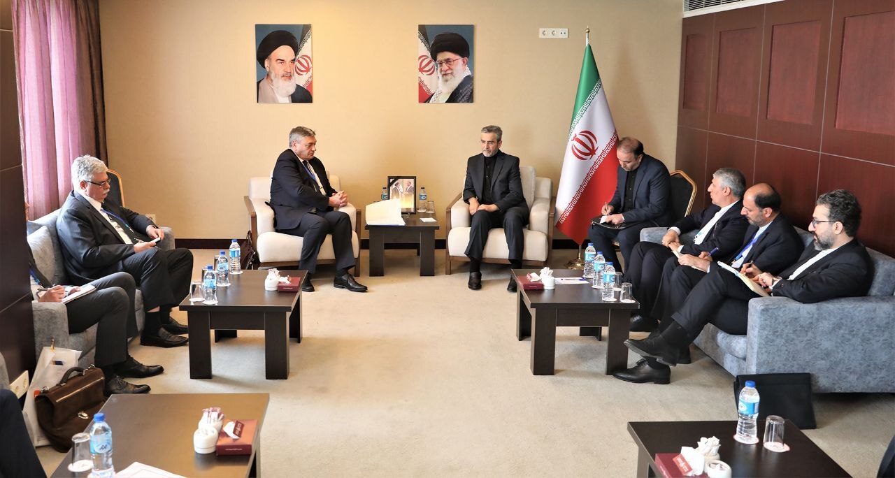 دیدار مقامهای خارجی با سرپرست وزارت امور خارجه در حاشیه نشست تهران دیدار مقامهای خارجی با سرپرست وزارت امور خارجه در حاشیه نشست تهران