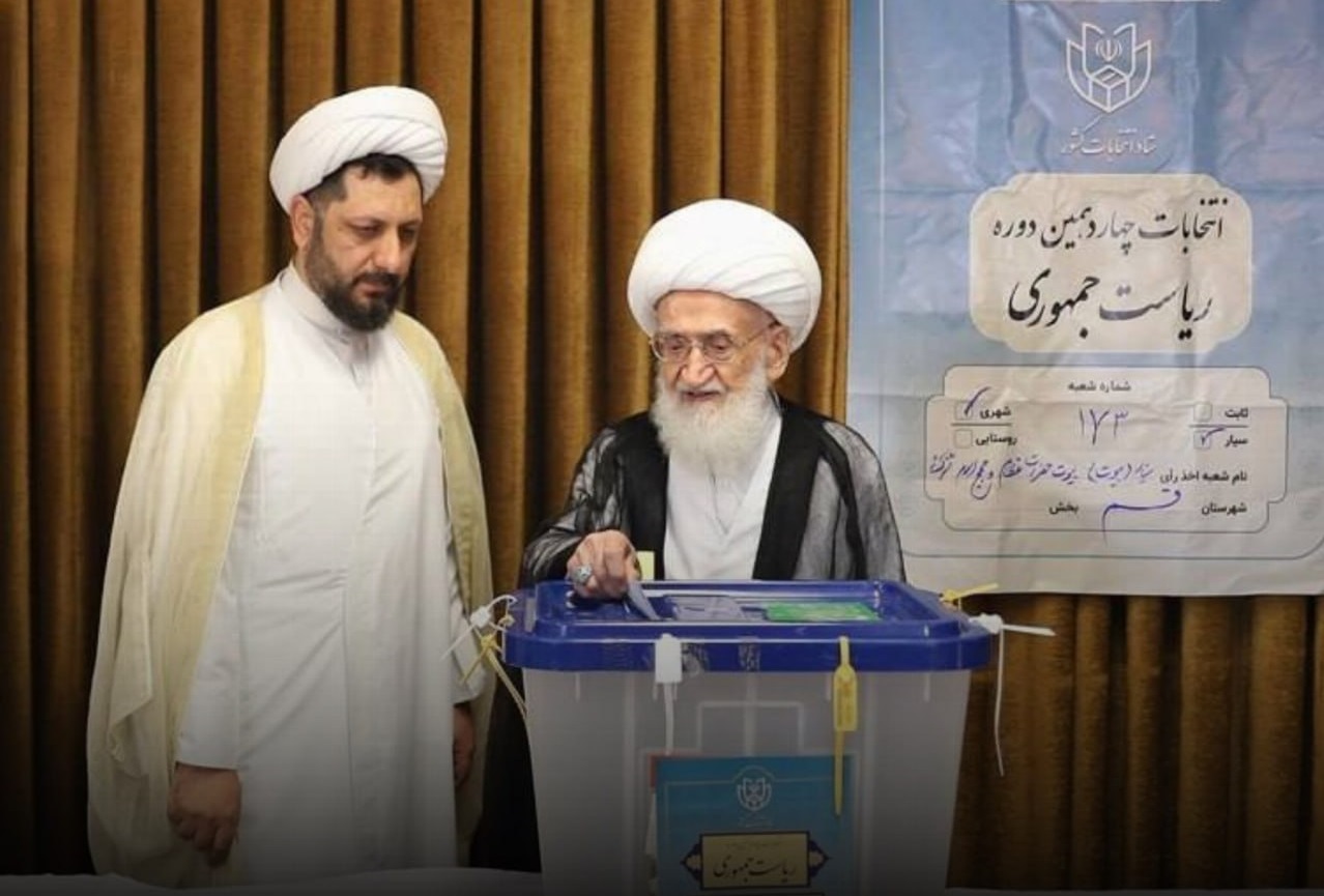 انتخابات ریاست جمهوری ۱۴۰۳/ رهبر انقلاب رای خود را به صندوق انداختند