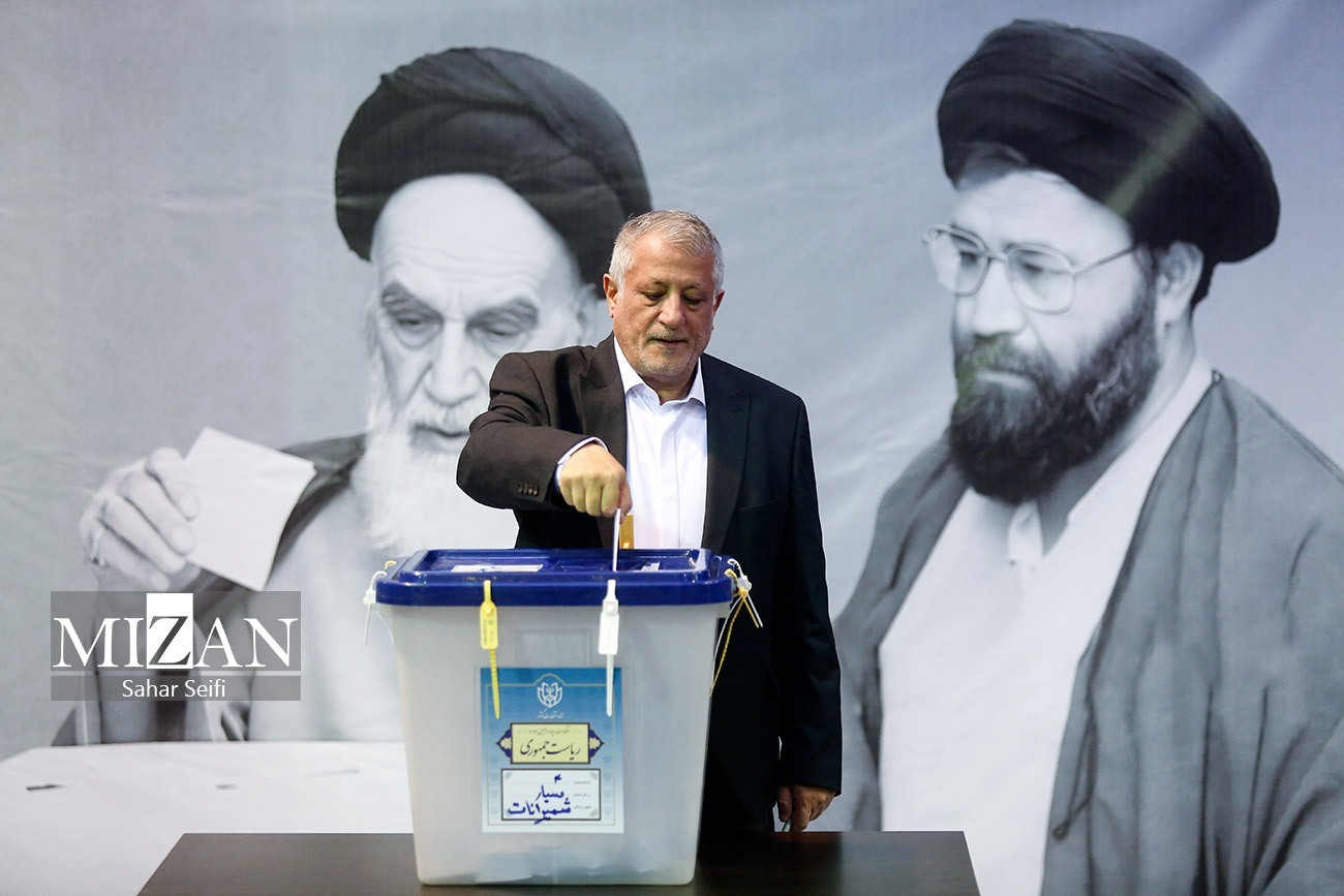 انتخابات ریاست جمهوری ۱۴۰۳/ رهبر انقلاب رای خود را به صندوق انداختند