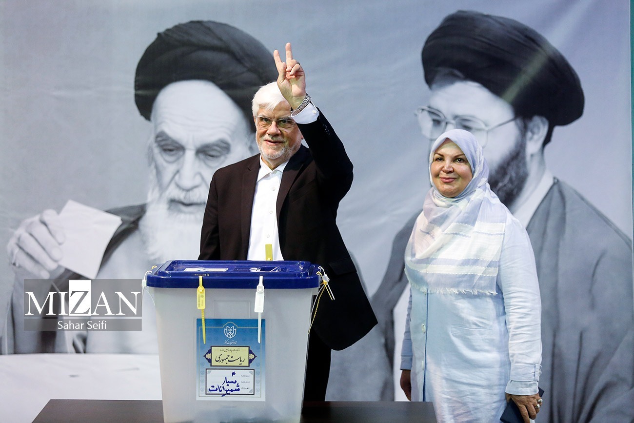 انتخابات ریاست جمهوری ۱۴۰۳/ رهبر انقلاب رای خود را به صندوق انداختند