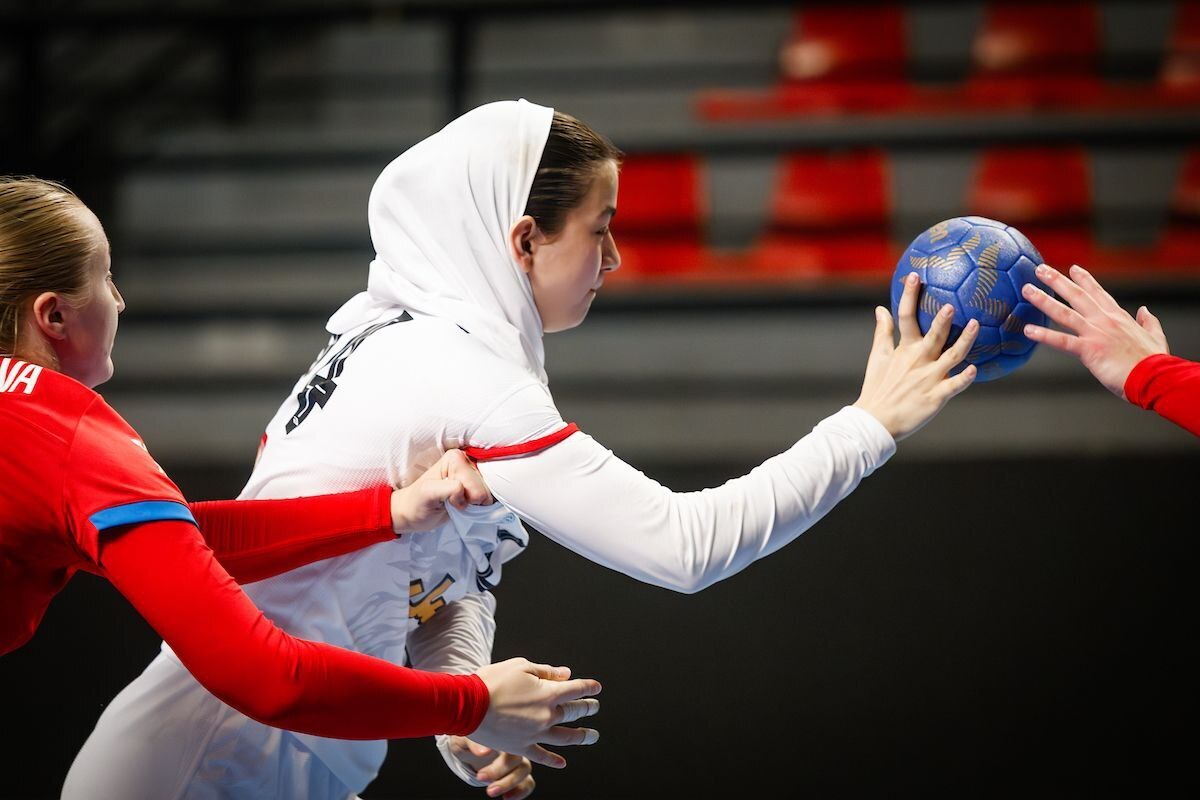 هندبال قهرمانی جوانان جهان| پایان شیرین دختران ایران با پیروزی قاطع برابر ازبکستان