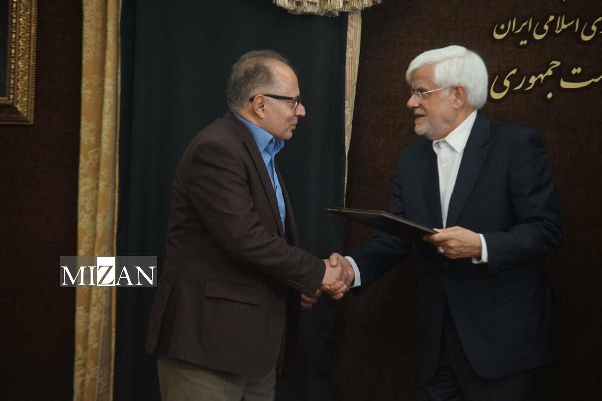 دبیری : نمایندگان مجلس را روی چشم خود نگه می‌داریم