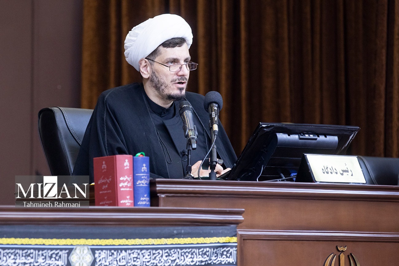 تعریفی خلاصه از واقعیت یک ادعای گروهک تروریستی منافقین؛ دشمن «دمو» و مدعی «کراسی»