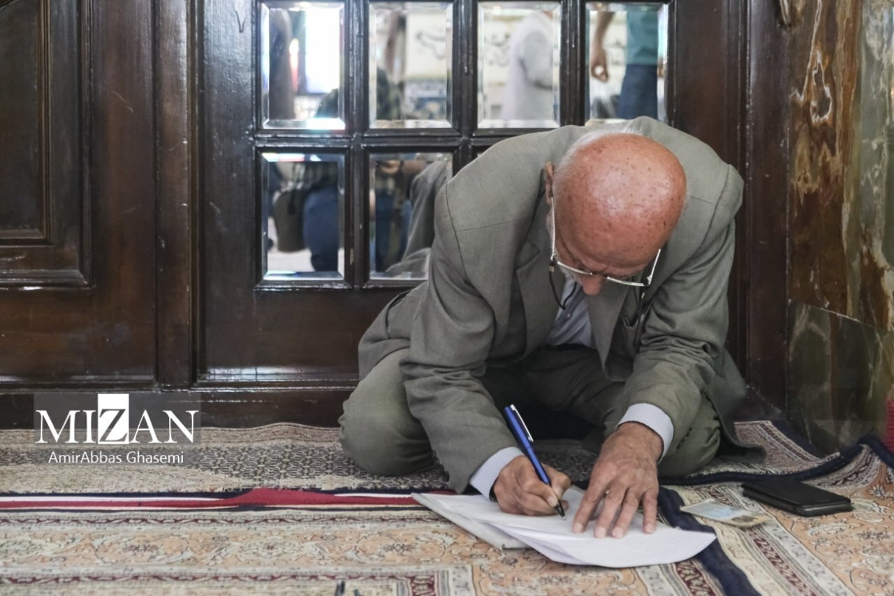 ۲۰۴ هزار و ۶۲۱ مورد ملاقات مردمی در تیر ماه توسط مسئولان قضایی سراسر کشور انجام شد/ دریافت ۱۳۳ درخواست حقوقی از نمازگزاران در میز خدمت نماز جمعه تهران