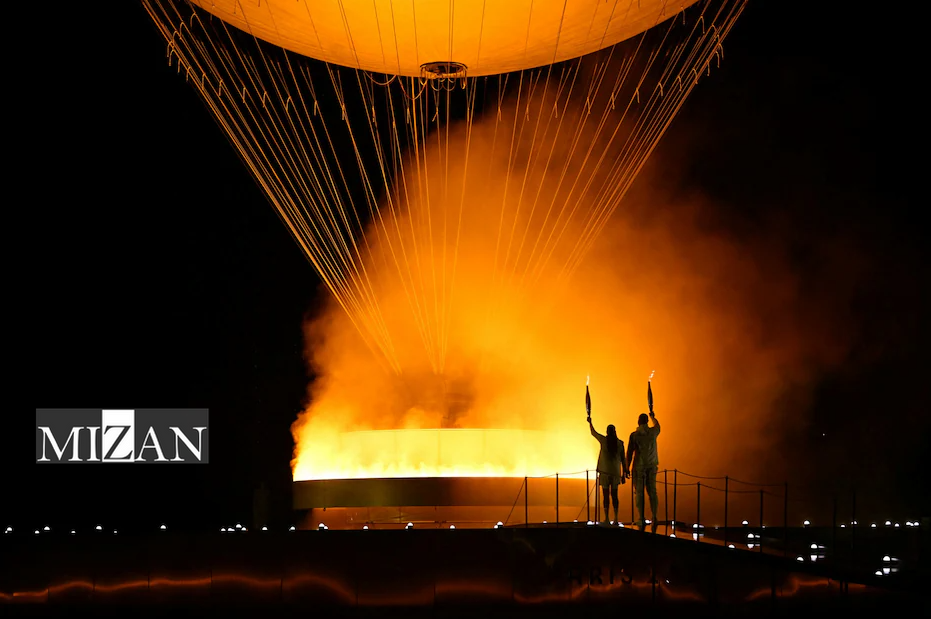 المپیک ۲۰۲۴| رژه کاروان ایران زیر بارش شدید باران؛ تشویق کاروان فلسطین تا هو شدن کاروان رژیم صهیونیستی توسط حاضران/ مصائب اصحاب رسانه زیر بارش باران همچنان ادامه دارد