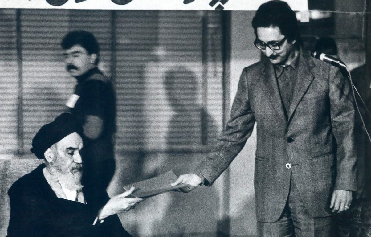 تنفیذ ۸ رئیس جمهور در ۱۳ دوره ریاست جمهوری اسلامی ایران تنفیذ ۸ رئیس جمهور در ۱۳ دوره ریاست جمهوری اسلامی ایران