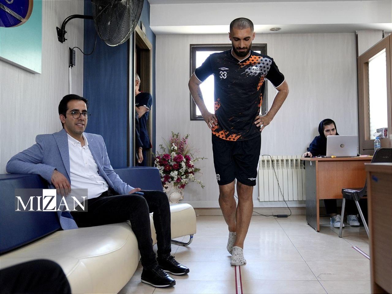 آشتی‌کنان تاج و اسکوچیچ در حاشیه آزمایش‌های پزشکی تراکتور در ایفمارک پیش از اعزام به ترکیه + عکس